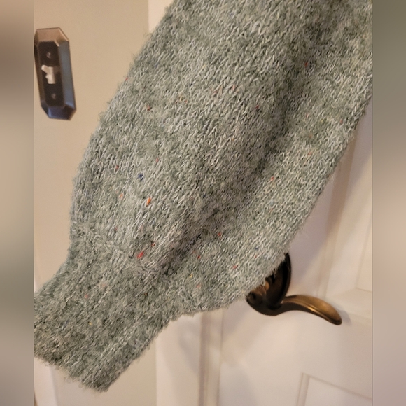 ASTR The Label Boucle Faux Wrap Sweater Women’s M Sage Chunky Knit Wool Blend - Picture 5 of 6